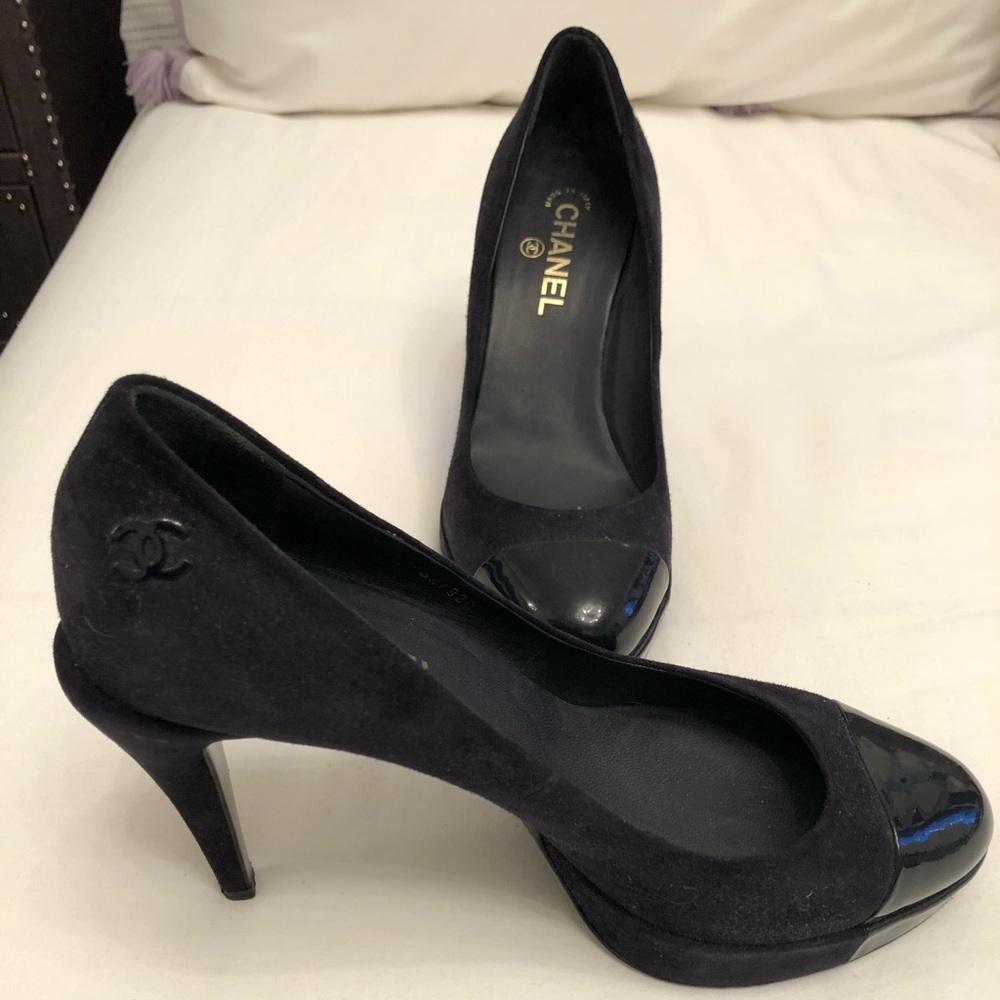 Authentic Black Suede size 9 CHANEL pumps in excellent condition!